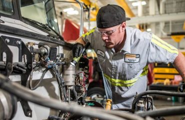 Specifics of repairs of heavy-duty trucks